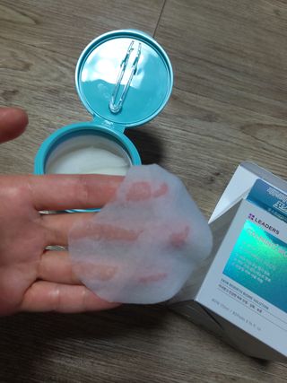 리더스코스메틱 리더스 카밍 바이오틱스 퀵 수딩 패드 — 5점을 준 리뷰어가 2022년 7월 올린 사용 사진