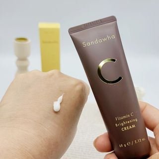 산다화 비타민C 화이트닝 크림 — 5점을 준 리뷰어가 2023년 4월 올린 사용 사진