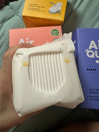 에어퀸 뉴브레스 유기농 생리대 4종 (팬티라이너 20P + 중형 10P + 대형 10P + 오버나이트 8P)_체험단 — 5점을 준 리뷰어가 2024년 5월 올린 사용 사진