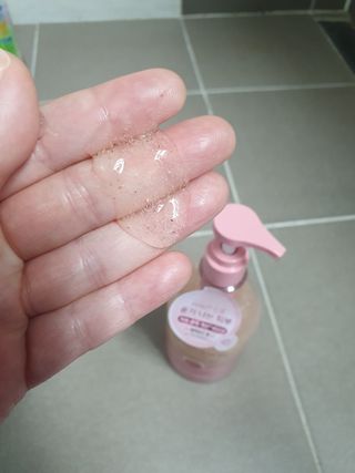 벨먼 내추럴스파 수분광채 스크럽 바디워시 600ml 5종 — 5점을 준 리뷰어가 2022년 5월 올린 사용 사진