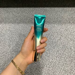 [NEW 탄력유턴 아이크림] AHC 유스 래스팅 리얼 아이크림 포 페이스 — 4점을 준 리뷰어가 2021년 2월 올린 사용 사진