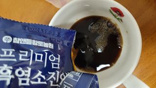 참앤들황토농원 국내산 흑염소를 정성스럽게 담은, 프리미엄 흑염소 진액 70ml x 30포 1박스 — 5점을 준 리뷰어가 2023년 1월 올린 사용 사진