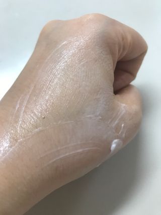 카프리나 프레쉬 산양밀크 모이스춰라이징 바디로션 350ml(오리지널향) — 5점을 준 리뷰어가 2022년 12월 올린 사용 사진