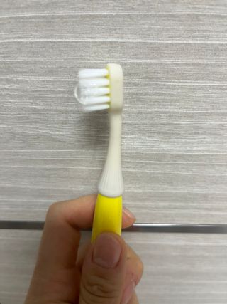 치과에서 쓰는 치약 _ 라벨제로 저불소 꼬마, 키즈, 유아, 베이비, 주니어 안전한 어린이치약 — 5점을 준 리뷰어가 2022년 12월 올린 사용 사진