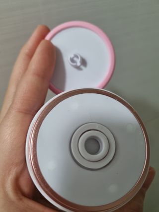 디하우트 랩 디하우트랩 클렌징 피부관리기 진동클렌저 실리콘+2종 인조모 브러시 — 5점을 준 리뷰어가 2021년 11월 올린 사용 사진