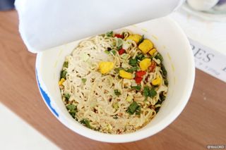 NISSIN 닛신 컵누들  4종 - 씨푸드오리지날, 씨푸드 스파이시, 씨푸드 커리, 씨푸드 XO소스 — 5점을 준 리뷰어가 2022년 4월 올린 사용 사진