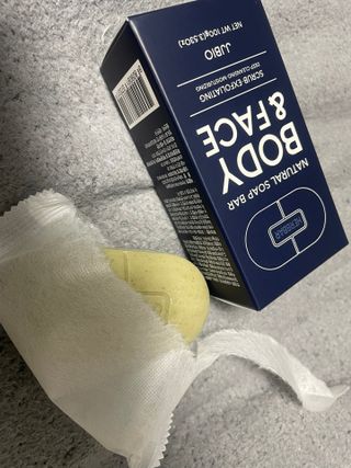 제이제이바이오 허브마사지바 올인원 알약비누 — 3.5점을 준 리뷰어가 2022년 4월 올린 사용 사진