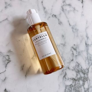 스킨1004 [SKIN1004] 마다가스카르 센텔라 라이트 클렌징 오일 200ml — 5점을 준 리뷰어가 2024년 7월 올린 사용 사진