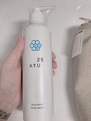 AYU25[아유트웬티파이브]피부 진정, 보습 와일즈 로즈 바디워시 — 5점을 준 리뷰어가 2021년 3월 올린 사용 사진