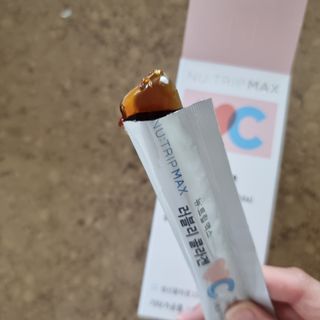 뉴트립맥스(NUTRIPMAX) 뉴트립맥스 러블리 콜라겐 — 5점을 준 리뷰어가 2021년 12월 올린 사용 사진