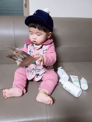 mom e 맘이 내추럴 베이비 케어 크림+바디오일 — 5점을 준 리뷰어가 2021년 1월 올린 사용 사진