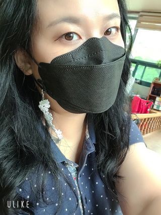 에버그린 순면 끈조절 KF80 마스크 - 화이트/블랙 컬러 대형 - 10매 — 5점을 준 리뷰어가 2021년 6월 올린 사용 사진
