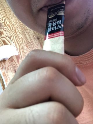 서울약사신협_투데이홍삼정플러스스틱_10g x 60포 — 5점을 준 리뷰어가 2021년 7월 올린 사용 사진