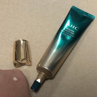 [NEW 탄력유턴 아이크림] AHC 유스 래스팅 리얼 아이크림 포 페이스 — 4점을 준 리뷰어가 2021년 2월 올린 사용 사진
