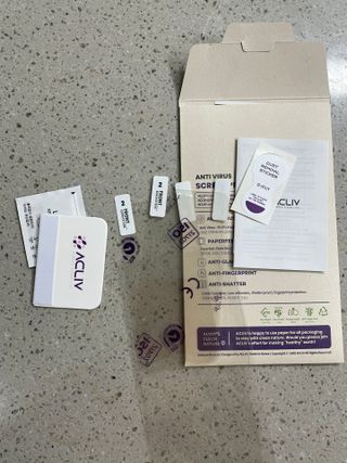 아클리브 Eco 항균 항바이러스 액정 보호필름(iPhone) — 5점을 준 리뷰어가 2022년 7월 올린 사용 사진