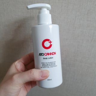 아토캐논(ATO CANNON) 아토캐논 고보습 바디로션 200ml — 5점을 준 리뷰어가 2022년 12월 올린 사용 사진
