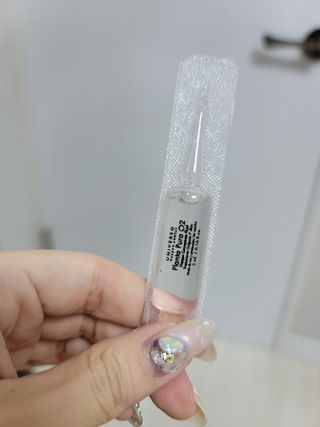 유니베르소 산소앰플 7일 집중케어 앰플 — 4점을 준 리뷰어가 2021년 6월 올린 사용 사진