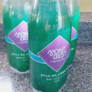 몽베스트 Montbest with Sparkling water Plain 20병 — 4점을 준 리뷰어가 2022년 5월 올린 사용 사진
