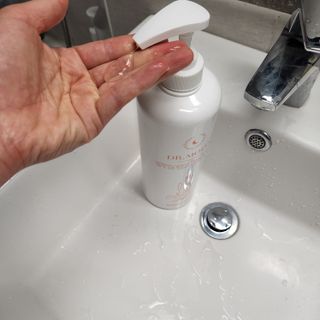 프리[닥터문] 유산균 락토케어 질경초 여성청결제 1000ml (젤타입) — 5점을 준 리뷰어가 2022년 7월 올린 사용 사진