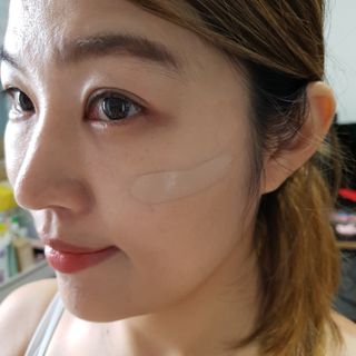 아이앤립 / EYENLIP 아이앤립 루센트 비비크림 2 Color — 4.5점을 준 리뷰어가 2021년 5월 올린 사용 사진
