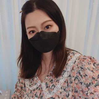 에버그린 순면 끈조절 KF80 마스크 - 화이트/블랙 컬러 대형 - 10매 — 5점을 준 리뷰어가 2021년 7월 올린 사용 사진