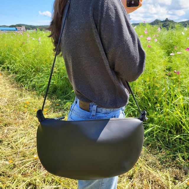 Malle shoulder bag Black, Smoky tan 리뷰 사진