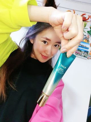 [NEW 탄력유턴 아이크림] AHC 유스 래스팅 리얼 아이크림 포 페이스 — 5점을 준 리뷰어가 2021년 2월 올린 사용 사진