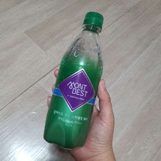 몽베스트 Montbest with Sparkling water Plain 20병 — 5점을 준 리뷰어가 2021년 11월 올린 사용 사진
