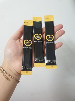 짜먹는 이지견과 짜먹는 이지아몬드, 짜먹는 이지허니피넛, 짜먹는 이지캐슈넛 각 10g X  10포 — 5점을 준 리뷰어가 2021년 2월 올린 사용 사진