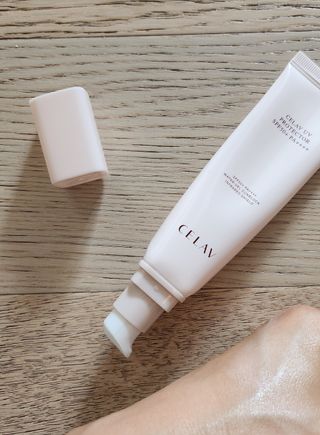 프리마인 선크림만 바꿨을 뿐인데 매일 물 2L챙겨먹고 기초케어 완벽하게 한 물빛피부 완성,셀라브UV프로텍터 — 5점을 준 리뷰어가 2023년 7월 올린 사용 사진