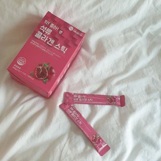 미쁨생활건강 딱좋아 콜라겐 스틱 믹스패키지 45포 — 5점을 준 리뷰어가 2021년 6월 올린 사용 사진
