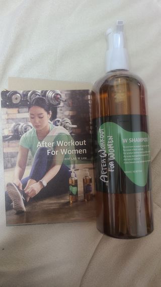 와프랩 운동하는 여성을 위한 더블유 미세먼지 세정 약산성 천연유래 샴푸 — 5점을 준 리뷰어가 2022년 3월 올린 사용 사진