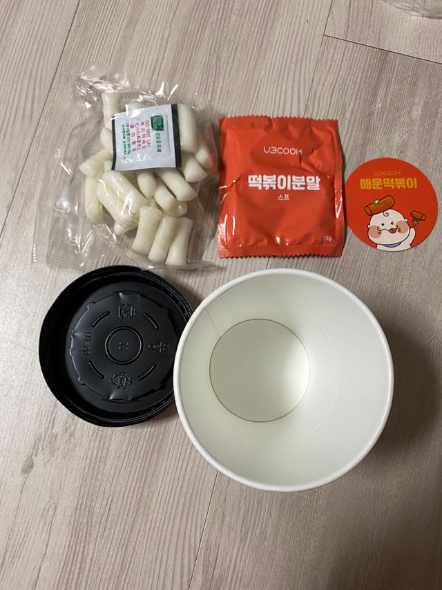 유비쿡 컵떡볶이 매운컵떡볶이2개/ 짜장컵떡볶이 2개  총 4개세트 리뷰 사진