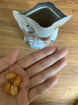 도이퉁 마카다미아 넛 90g  로얄 마카넛 오리지널 쏠트 허니 — 5점을 준 리뷰어가 2021년 9월 올린 사용 사진