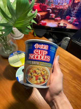 NISSIN 닛신 컵누들  4종 - 씨푸드오리지날, 씨푸드 스파이시, 씨푸드 커리, 씨푸드 XO소스 — 5점을 준 리뷰어가 2022년 12월 올린 사용 사진
