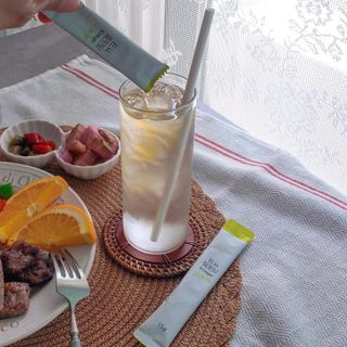 미쁨생활건강 톡쏙 깔라만시 앤 콜라겐 14포 — 4점을 준 리뷰어가 2021년 5월 올린 사용 사진