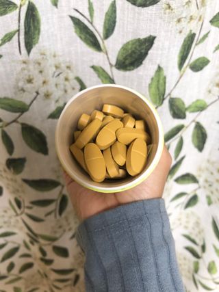 Swisse 스위스 고함량 밀크씨슬 35,000mg 60정 — 5점을 준 리뷰어가 2021년 11월 올린 사용 사진