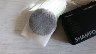free [아토르] 9종 임상완료 아토르 다름 샴푸바_블랙  프리미엄 두피 케어 샴푸바 — 5점을 준 리뷰어가 2023년 11월 올린 사용 사진
