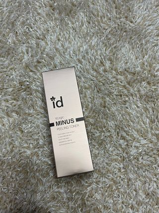 아이디플라코스메틱 아이디 브이로직 마이너스 필링 토너 110ml — 5점을 준 리뷰어가 2022년 5월 올린 사용 사진