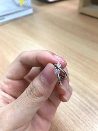 [골드앤디어] 지금 가장 핫한 신상, 빠르게 만나보세요 | 14K 사각 큐빅 라운드 원터치_3color 중 택 1 | — 5점을 준 리뷰어가 2021년 5월 올린 사용 사진