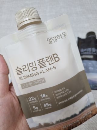 일일하우 슬리밍 플랜B 고소한 귀리맛, 진한 카카오맛 (체중조절식) — 4점을 준 리뷰어가 2023년 8월 올린 사용 사진