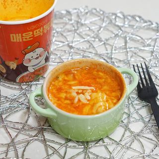 유비쿡 컵떡볶이 매운컵떡볶이2개/ 짜장컵떡볶이 2개  총 4개세트 — 4점을 준 리뷰어가 2021년 6월 올린 사용 사진