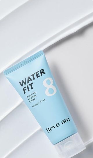 나우 [리브엠]피부 속부터 겹겹이, 촘촘하게! 워터핏8중 수분착붙 크림 — 5점을 준 리뷰어가 2024년 12월 올린 사용 사진