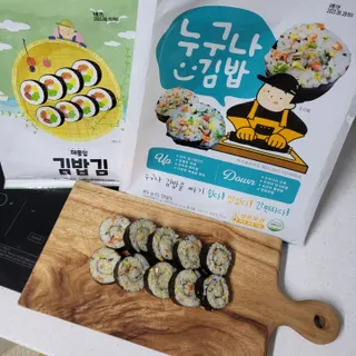 해풀잎 누구나 김밥*1ea [(혼합야채 35g *1ea,  김밥김 (5g, 5ea),  양념간장 (6g, 5ea), 참기름(5g, 2ea)] — 5점을 준 리뷰어가 2022년 10월 올린 사용 사진