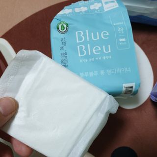 블루블루 유기농 순면 커버 생리대 — 5점을 준 리뷰어가 2021년 2월 올린 사용 사진
