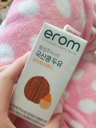 이롬 erom 황성주박사의 국산콩 두유 호두와 아몬드 — 5점을 준 리뷰어가 2020년 12월 올린 사용 사진