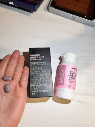 닥터피엔티 [Dr.PNT] 하루 2알로 건강한 다이어트! 한겨울에도 체지방만 쏙~ 슬림핏 다이어트 — 5점을 준 리뷰어가 2023년 2월 올린 사용 사진