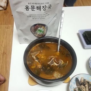 요리반상회 용문해장국 2팩 + 뚝배기 1개 — 5점을 준 리뷰어가 2021년 3월 올린 사용 사진