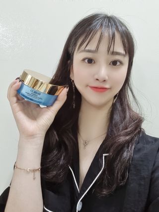 비엠비코 [썸머케어] 퀸79 노블 골드 아쿠아크림+더 선스틱 SPF50+PA+++ — 5점을 준 리뷰어가 2021년 5월 올린 사용 사진