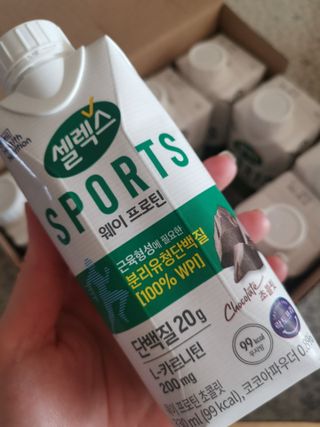셀렉스스포츠 셀렉스 스포츠 웨이 프로틴 초콜릿 _ 330ml x 12팩 — 5점을 준 리뷰어가 2021년 3월 올린 사용 사진